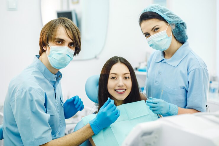 How to Find the Right Dentist in Sherman Oaks (And Why Many Locals Choose Clove Dental)